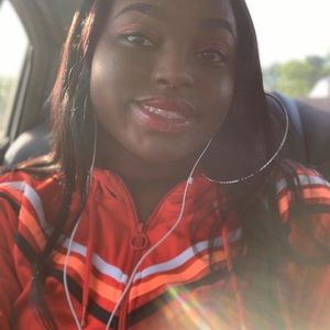 Meet your Posher, Amya